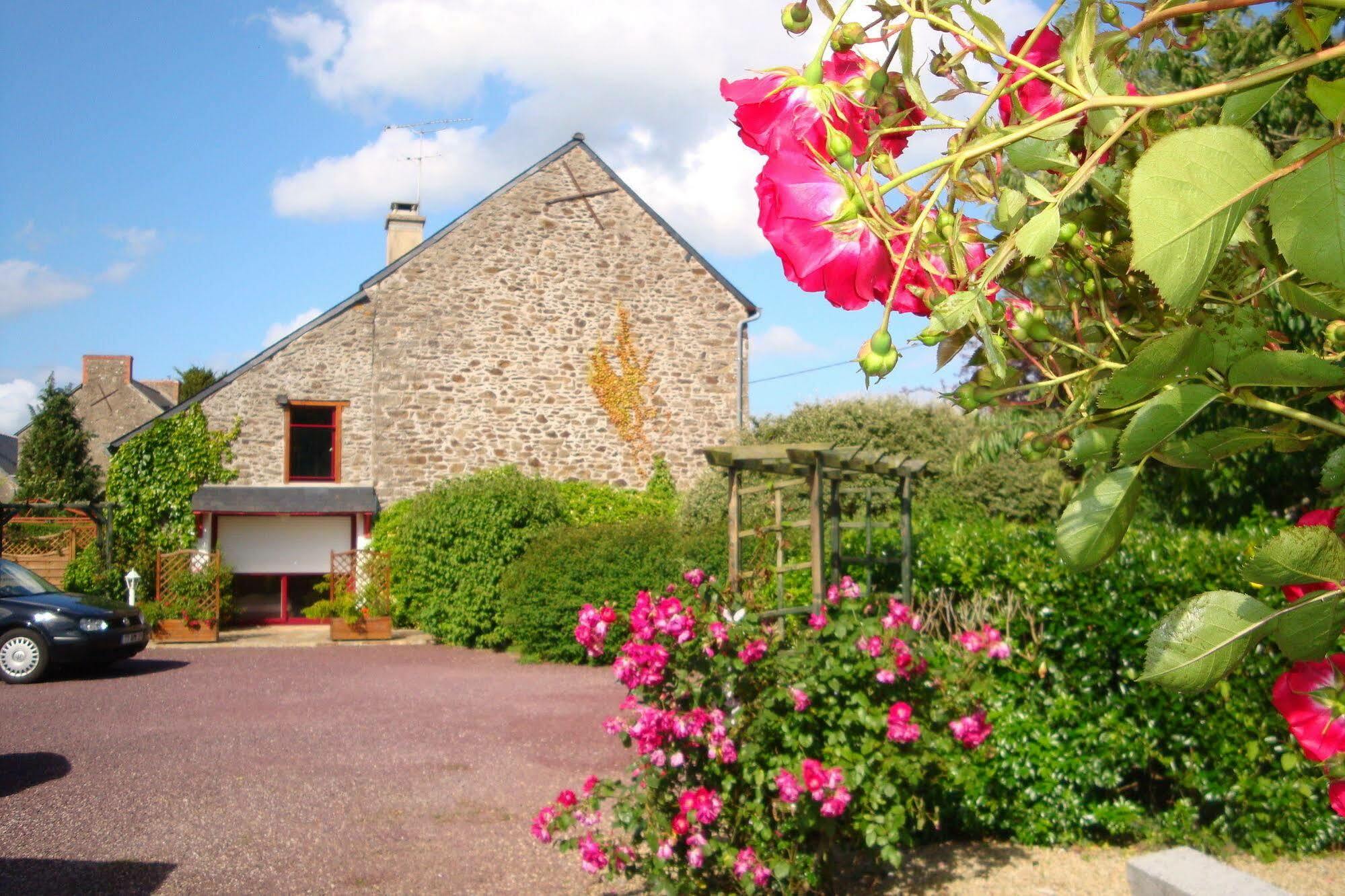 Bed and Breakfast Au Jardin D'Eloise Tremereuc Экстерьер фото